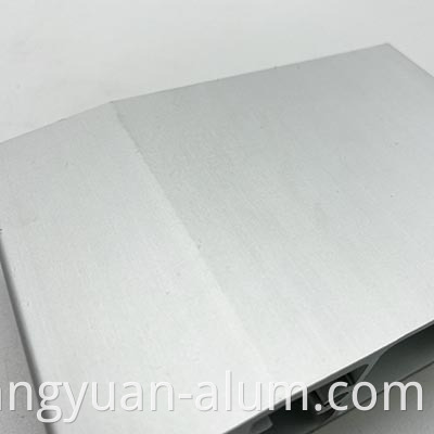 गुआंगा एल्युमिनियम Alodied Aluminum trumishumse प्रोफाइल GUANGYUAN ALUMINIUM ANODIZED ALUMINIUM EXTRUSION PROFILE